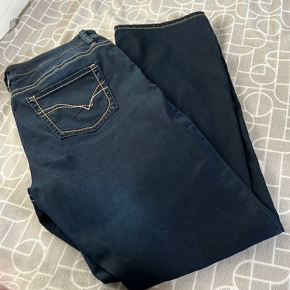 WOMEN'S STRAIGHT JEANS